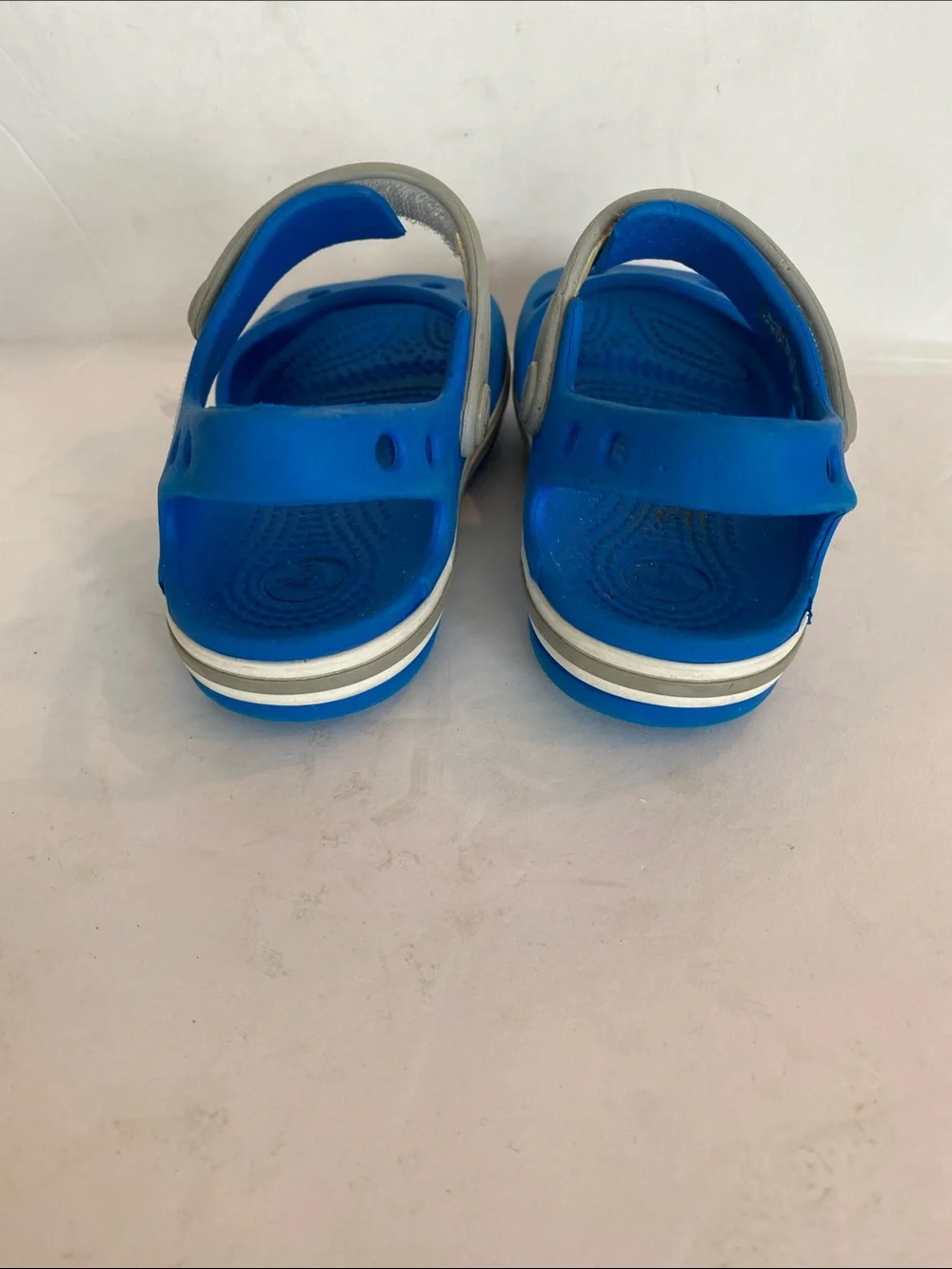 Crocs Unisex Bayaband Blue and Gray Sandals - Picture 5 of 5
